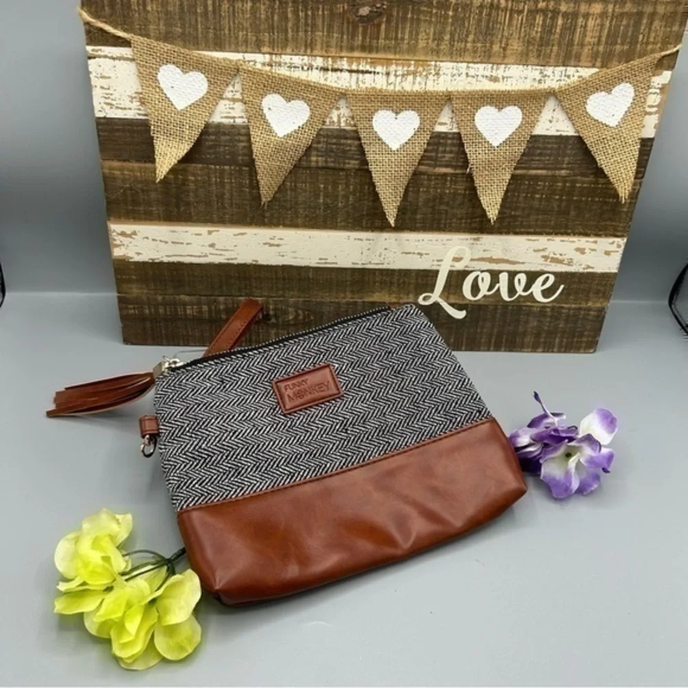 💋NWOT Funky Monkey herringbone wristlet wallet purse